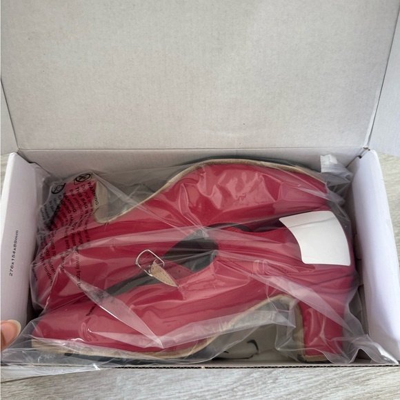 Sasha Flamenco Red Shoes | Size 9 / US 7.5 (NWT) - Picture 3 of 7